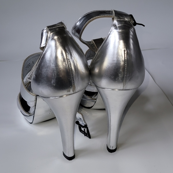Barbara Bui Silver Heels - Picture 3 of 8
